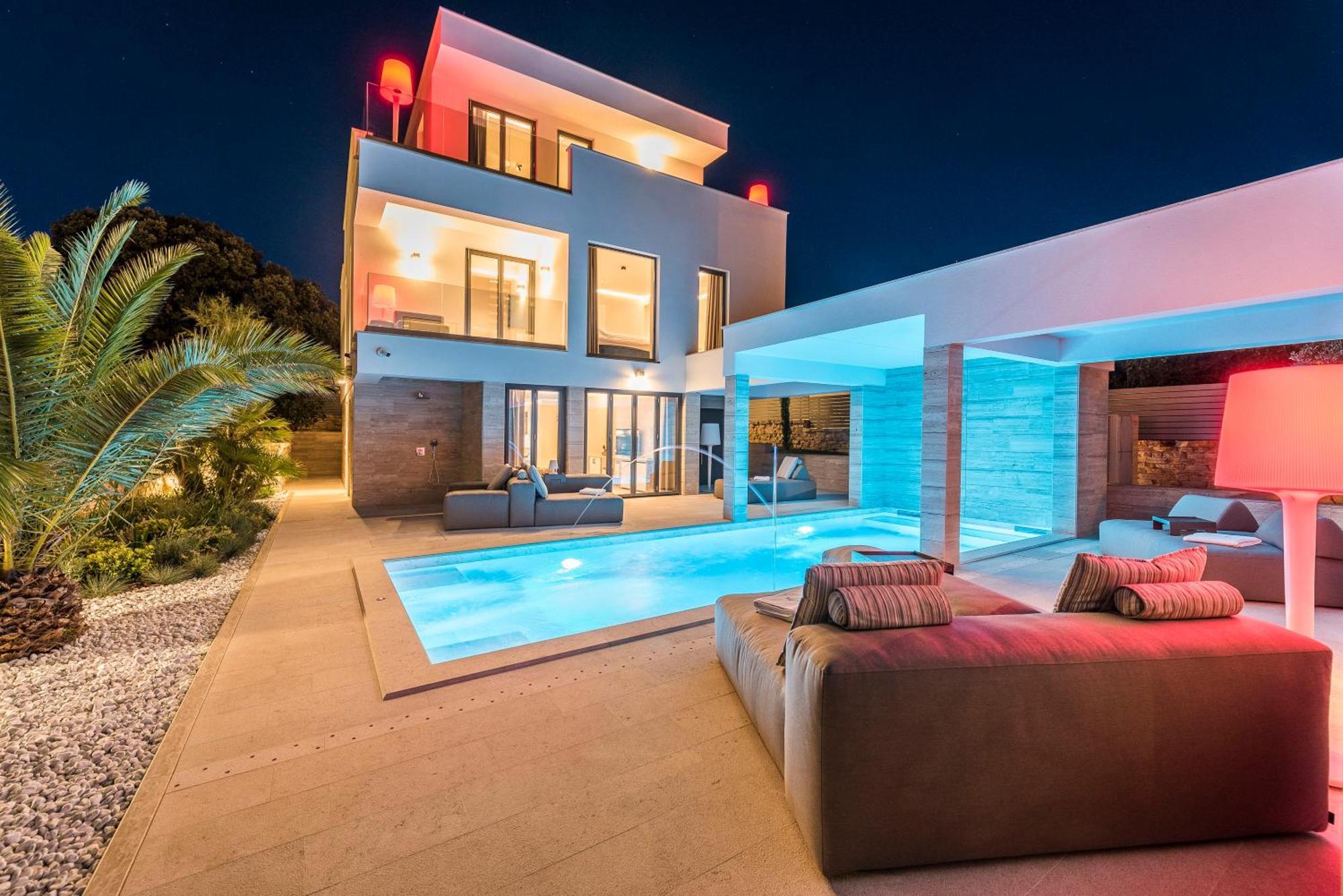 Four Seasons Vrsi Villas, Zadar - Heated Pool & Jacuzzi *